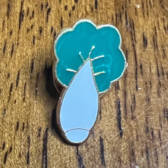 NEW - Veggie Enamel Pin - Picture 1 of 1